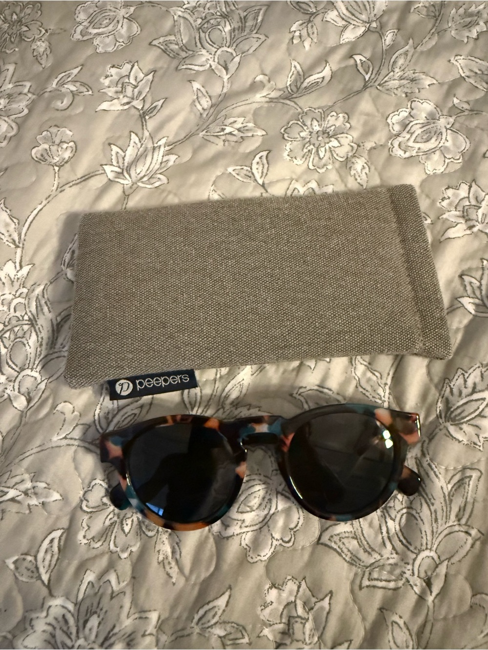 Peepers Tortoiseshell Sunglasses - Brown/Black Lenses with case